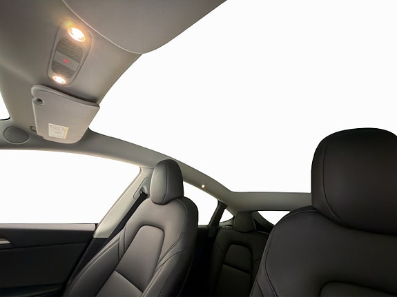 Tesla Model Y 14 of 30