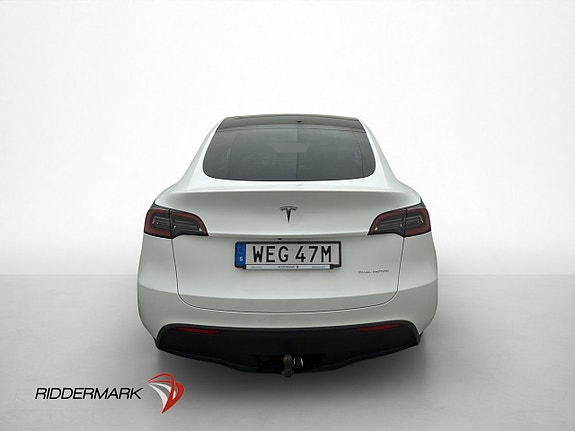 Tesla Model Y 8 of 30