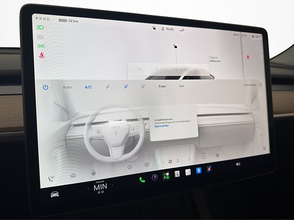 Tesla Model Y 23 of 30
