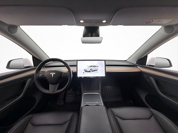 Tesla Model Y 15 of 30