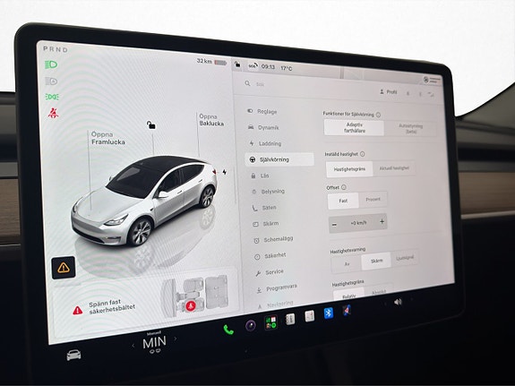 Tesla Model Y 24 of 30