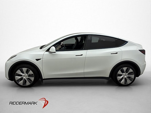 Tesla Model Y 5 of 30
