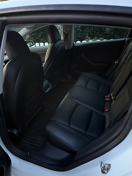 Tesla Model 3 7 of 7