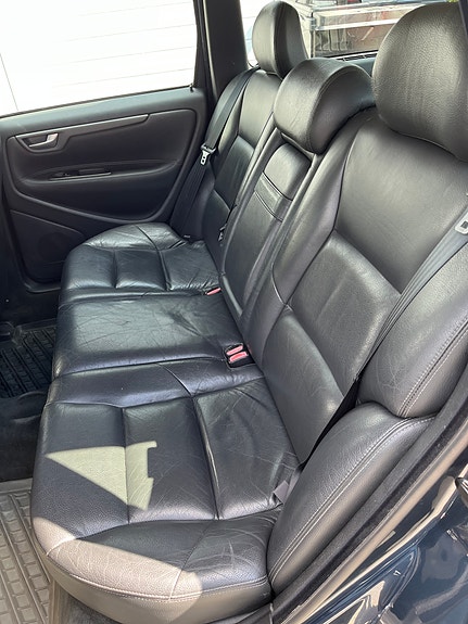 Volvo V70 4 of 5