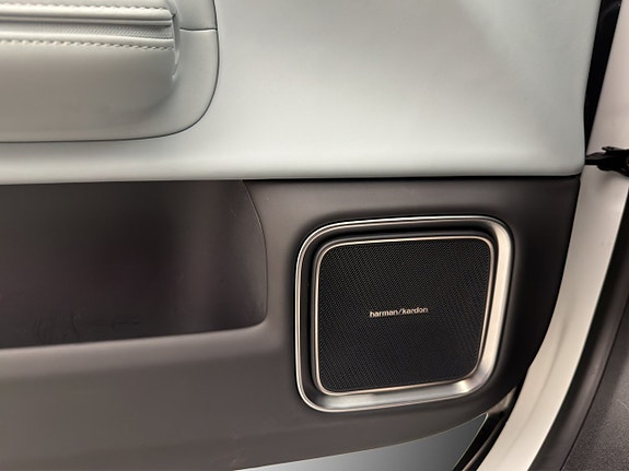 Polestar 4 17 of 30