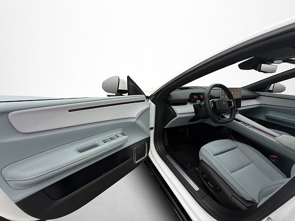 Polestar 4 12 of 30