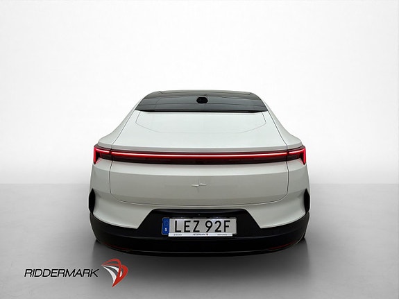 Polestar 4 8 of 30