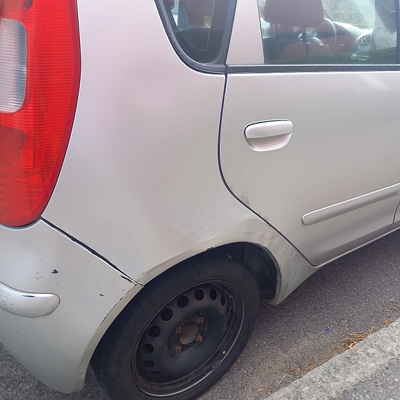 Mitsubishi Colt 3 of 6