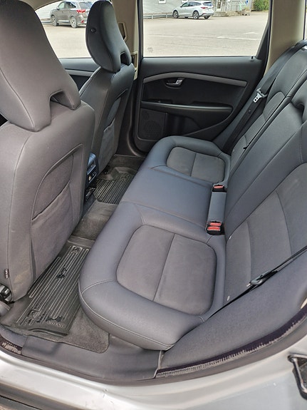 Volvo V70 4 of 13