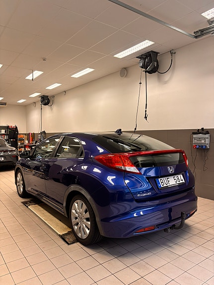 Honda Civic 2 of 10