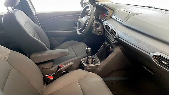 Dacia Sandero 3 of 12