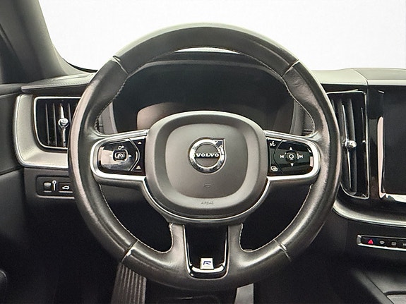 Volvo XC60 14 of 30