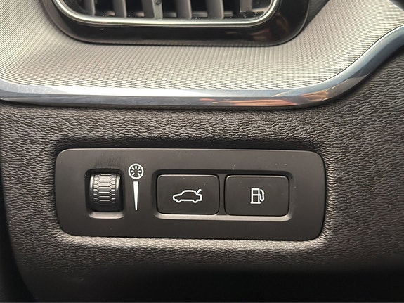 Volvo XC60 15 of 30