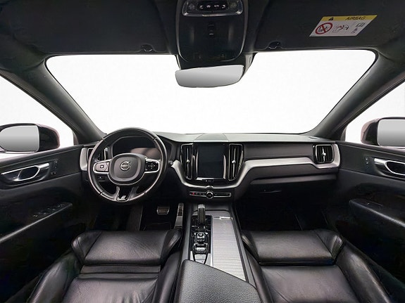 Volvo XC60 13 of 30