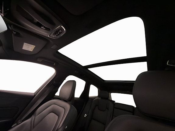 Volvo XC60 10 of 30