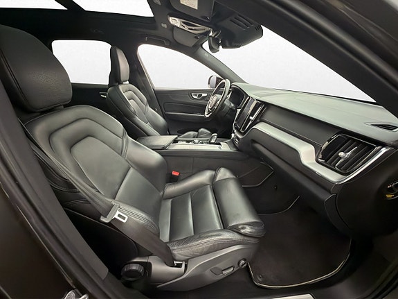 Volvo XC60 25 of 30