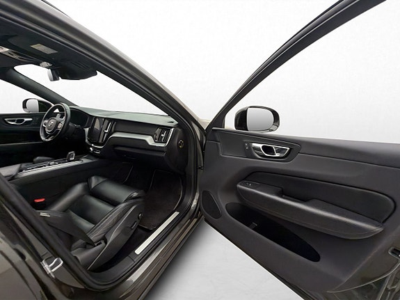 Volvo XC60 26 of 30