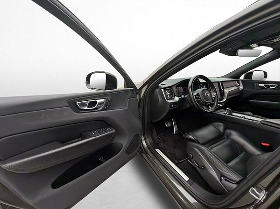 Volvo XC60 9 of 30