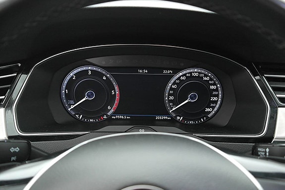 Volkswagen Passat Alltrack 10 of 25