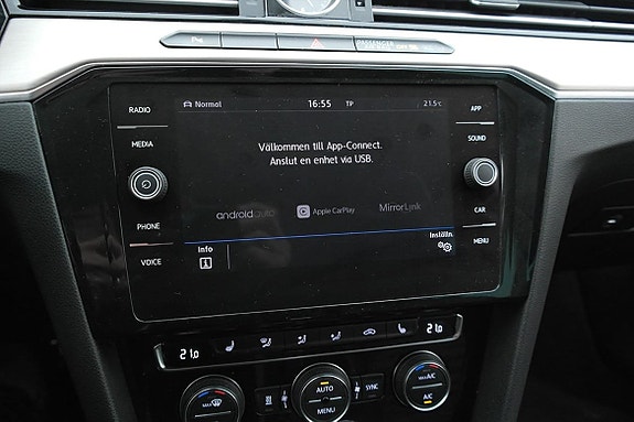 Volkswagen Passat Alltrack 18 of 25