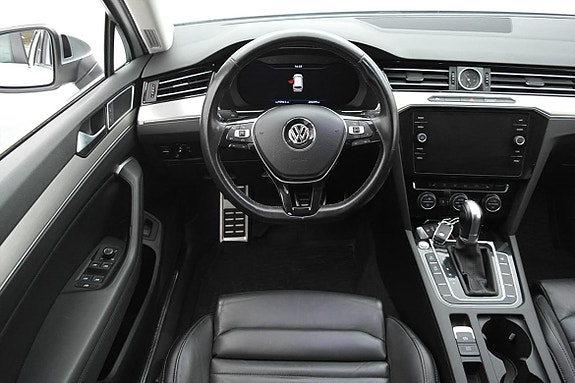 Volkswagen Passat Alltrack 9 of 25