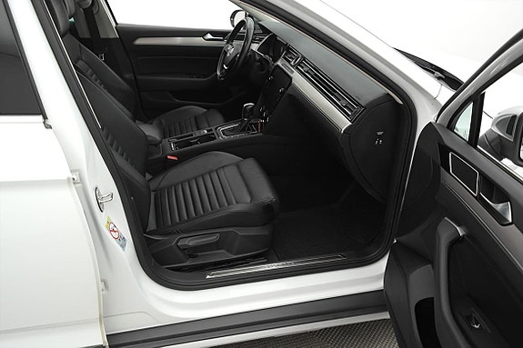 Volkswagen Passat Alltrack 20 of 25