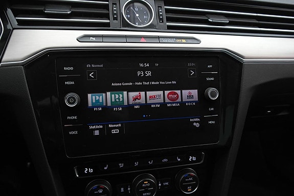 Volkswagen Passat Alltrack 13 of 25