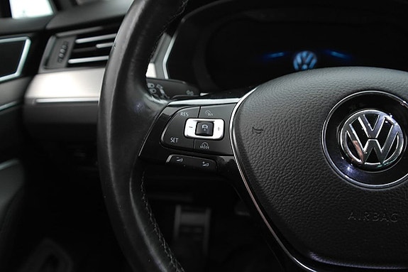 Volkswagen Passat Alltrack 11 of 25