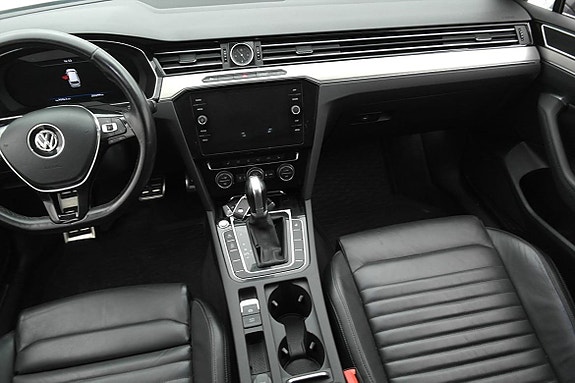 Volkswagen Passat Alltrack 8 of 25