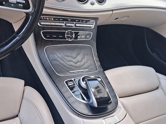 Mercedes-Benz E300 de 12 of 19