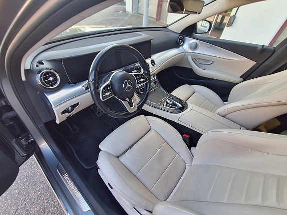 Mercedes-Benz E300 de 13 of 19
