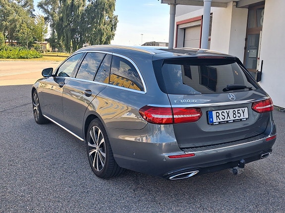 Mercedes-Benz E300 de 7 of 19