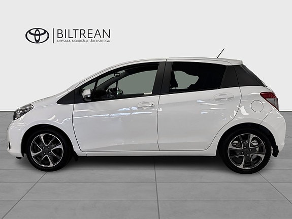 Toyota Yaris 3 of 12