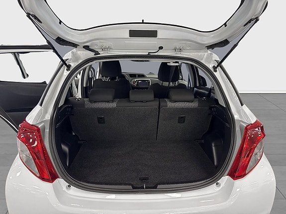 Toyota Yaris 11 of 12