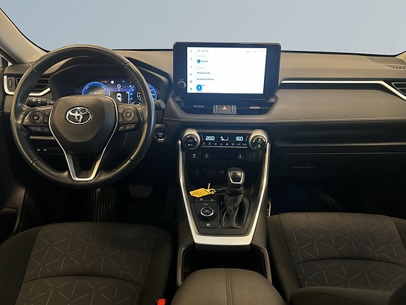Toyota RAV4 8 of 23