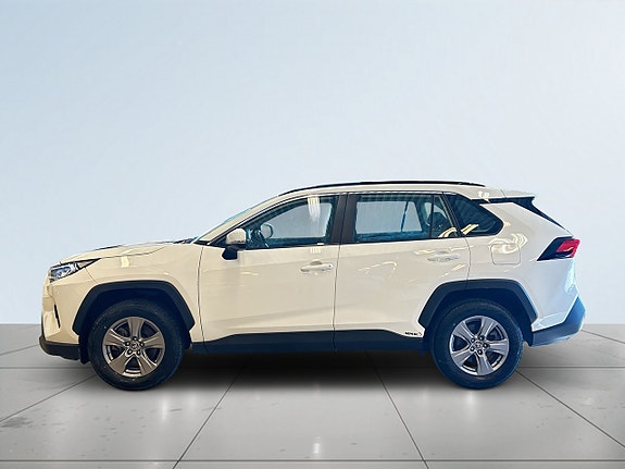 Toyota RAV4 4 of 23