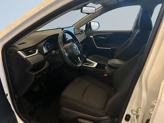 Toyota RAV4 7 of 23