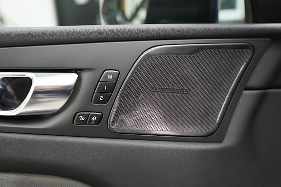 Volvo XC60 10 of 26
