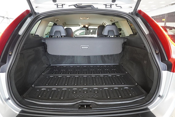 Volvo XC60 7 of 10