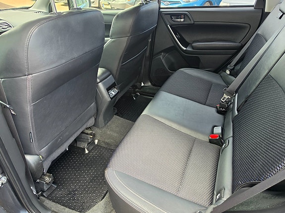 Subaru Forester 10 of 13