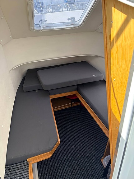 Beason 800 WA – 2023 | 2x Yamaha F200, Helm Master EX & endast ca 100 gångtimmar 8 of 14