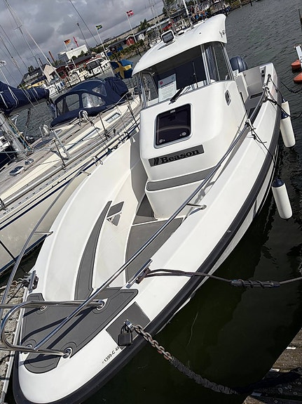 Beason 800 WA – 2023 | 2x Yamaha F200, Helm Master EX & endast ca 100 gångtimmar 13 of 14