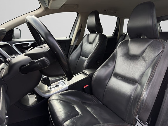 Volvo XC60 8 of 22