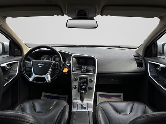Volvo XC60 12 of 22