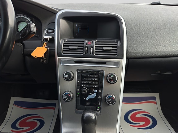 Volvo XC60 15 of 22