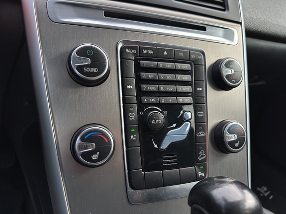Volvo XC60 17 of 22