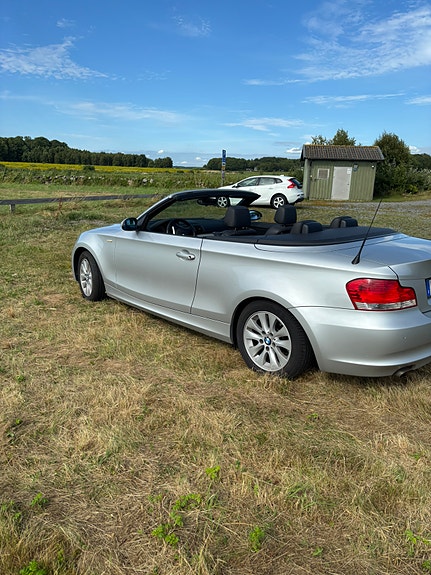 BMW 118i 2 of 5