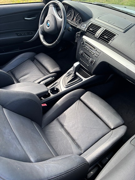 BMW 118i 4 of 5
