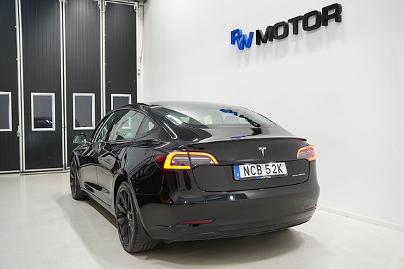 Tesla Model 3 4 of 20