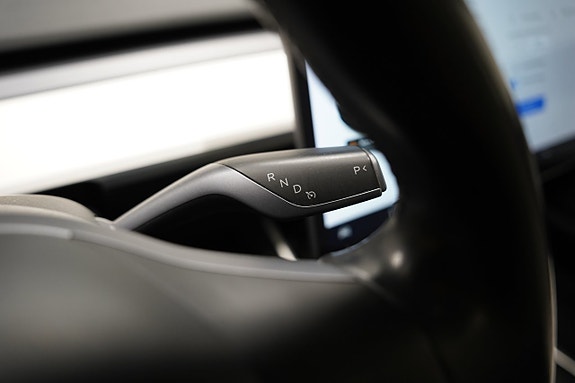 Tesla Model 3 12 of 20